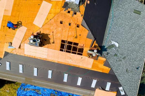 Licensed Roof Replacement Contractors at Your Service